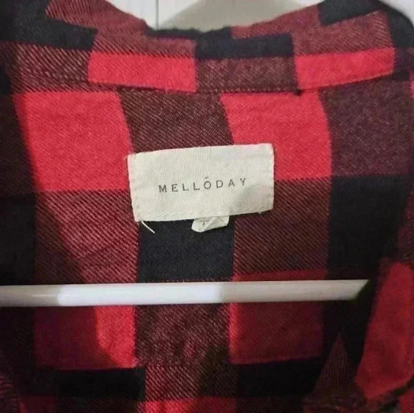 Womens red and black flannel! - Picture 4 of 4
